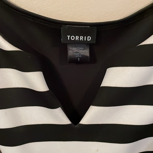 Torrid size 1X black and white striped skater dress - Picture 2 of 4